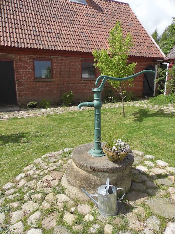 Bed and Breakfast Red Bird Farm Ystad Exteriér fotografie